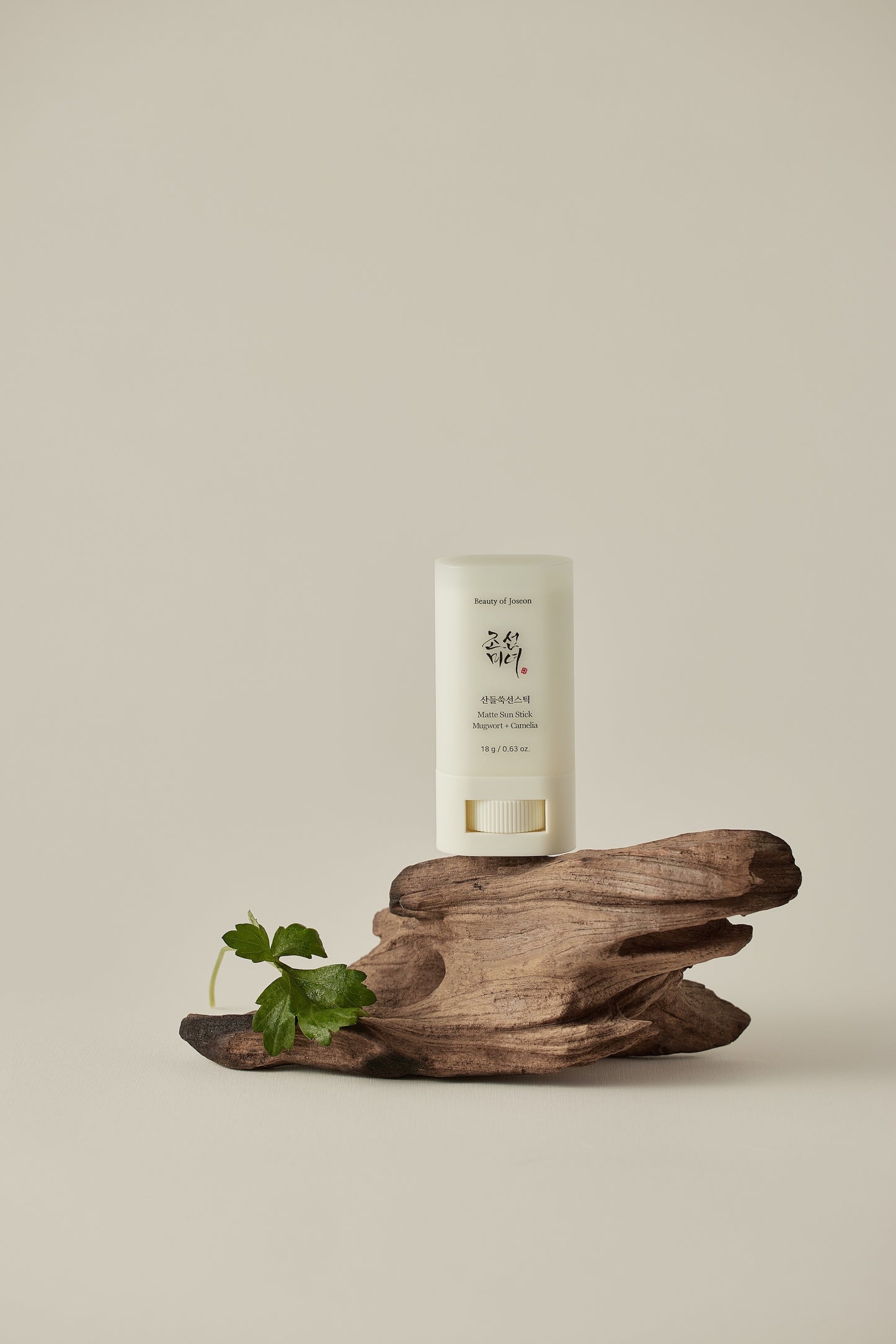 Matte Sun Stick Mugwort + Camelia SPF50