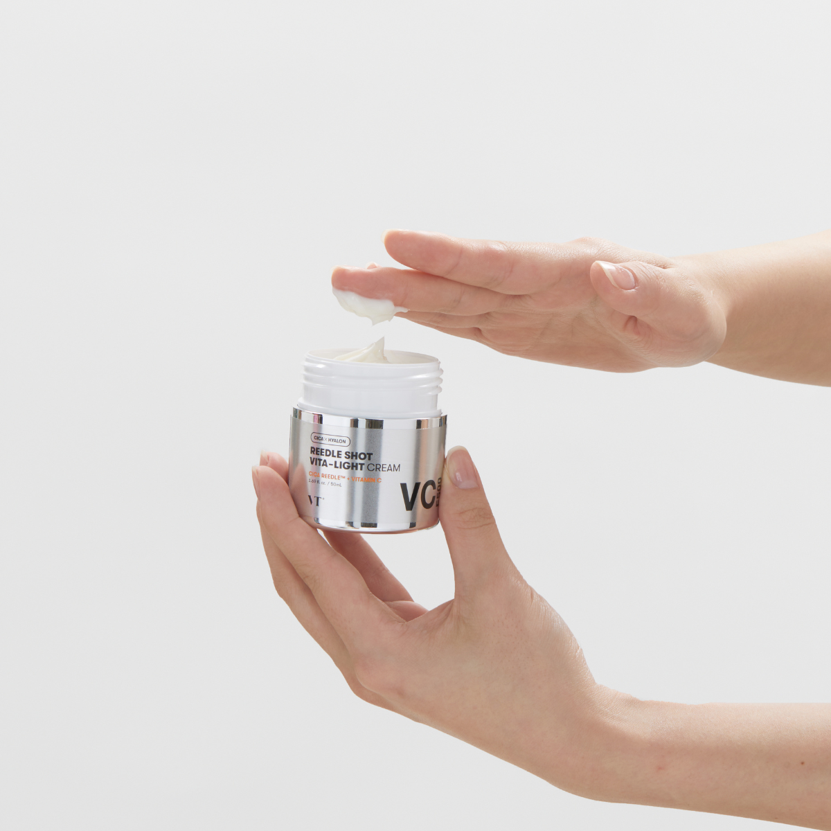 VT Reedle Shot Vita-Light Cream